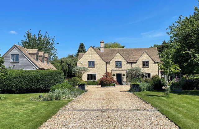 BEAUTIFUL SELF CONTAINED RETREAT IN THE HEART OF THE COTSWOLDS