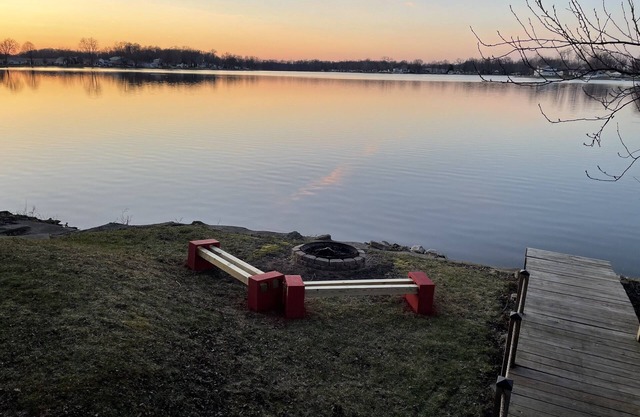 Magnifique Skinner Lake View Cottage