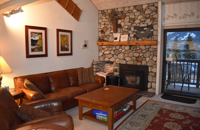 Beau Snowcreek 2 + Loft avec des vues spectaculaires sur les montagnes très bien commenté