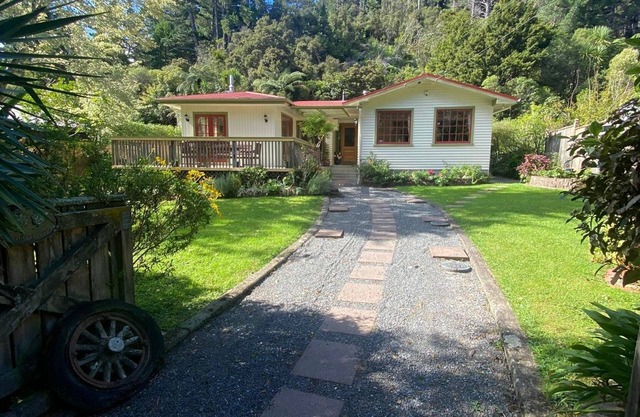 Belle maison spacieuse sur grande section privée