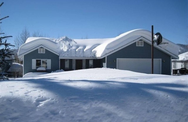 Belle et spacieuse maison à quelques minutes de la zone de ski avec de superbes vues et très privée