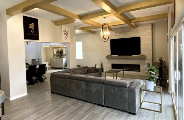 Beautiful spacious 5 bedroom home getaway!