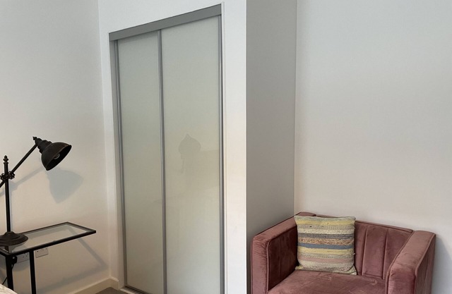 Beautiful, spacious apartment within close access to Central London