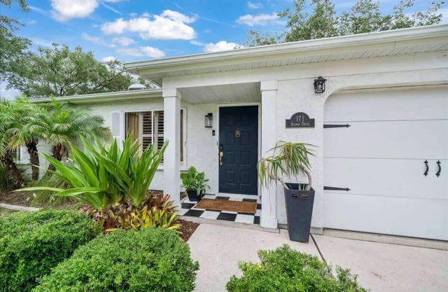 Beautiful Spacious Bungalow in Palm Bay