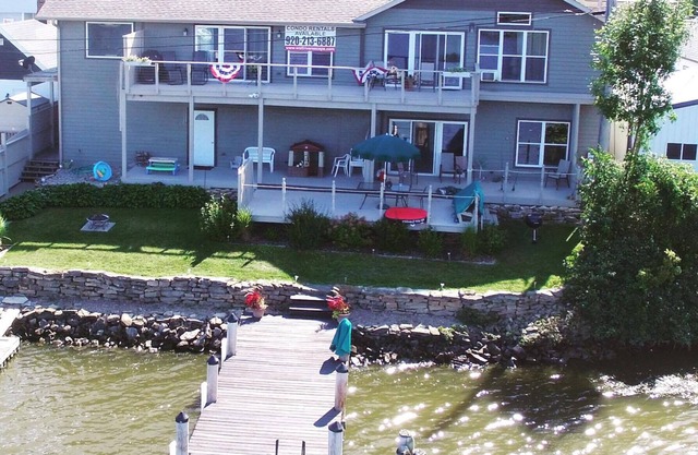 Beau / Spacieux Condo