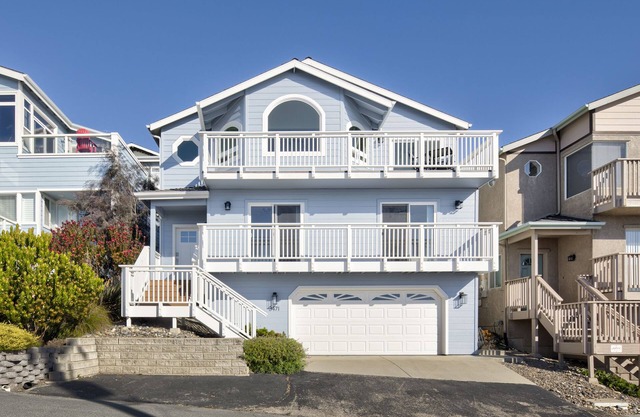 Beautiful Spacious Monthly Rental with incredible Ocean Views