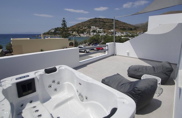 Beautiful studio directly at the sea, Wifi, 2 pers. | Syros, Cyclades