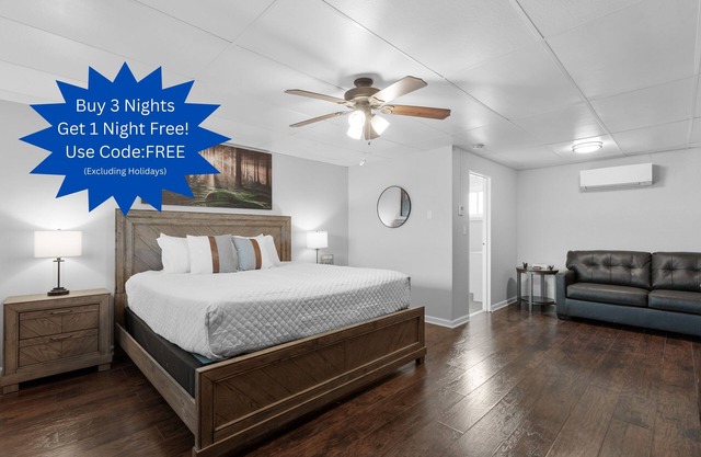 Beautiful Studio with Resort Style Amenities!