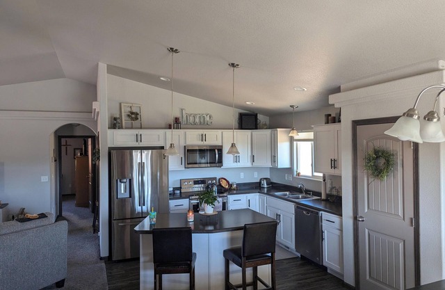 Beautiful Sturgis 4-bedroom home close to downtown Sturgis motorcycle rally