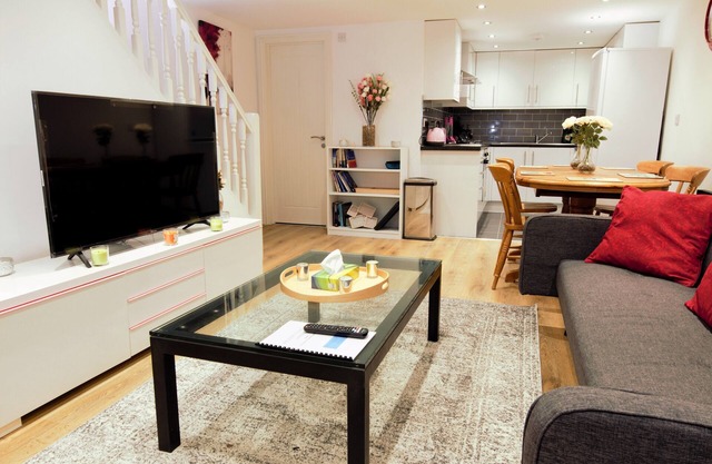 BEL APPARTEMENT DE 2 CHAMBRES STYLE AU COEUR DE GREENWICH