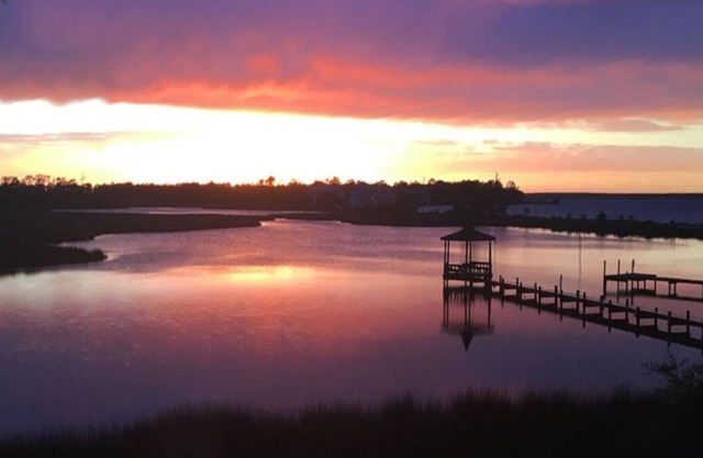 Beaux couchers de soleil sur le Bayou