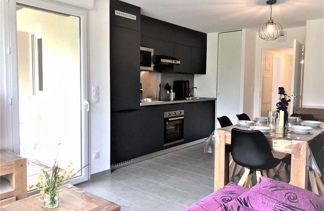 Superbe T3 au golf, parking privé, proche centre
