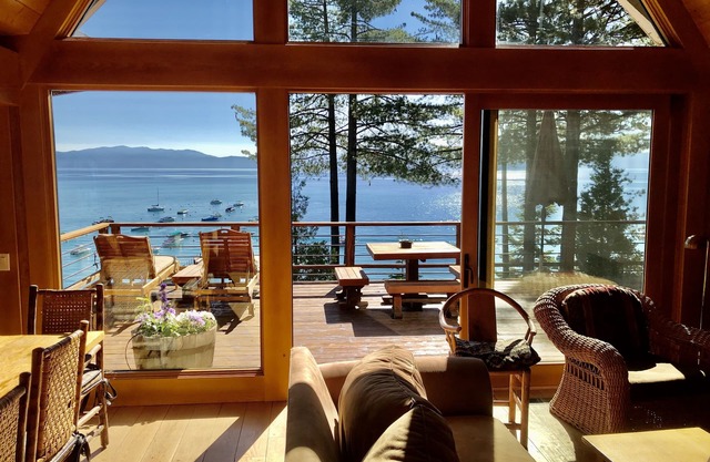 Lakefront sur Rubicon Bay (Lake Tahoe West Shore) avec bouée