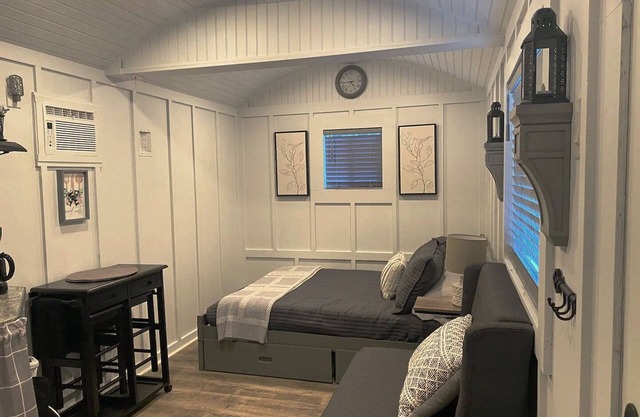 Beautiful Tiny Cabin Near Lake Nantahala and the Great Smoky Mountains