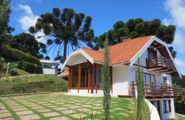 Belle maison de ville avec une vue magnifique et un confort! Maison assoiffée avec 3 beaux chalets