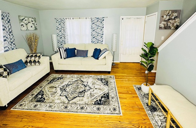 Beautiful Townhome!!!! Accepting Traveling Nurses