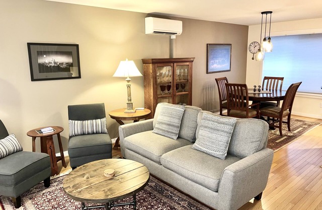 Beautiful Townhome in Great Location