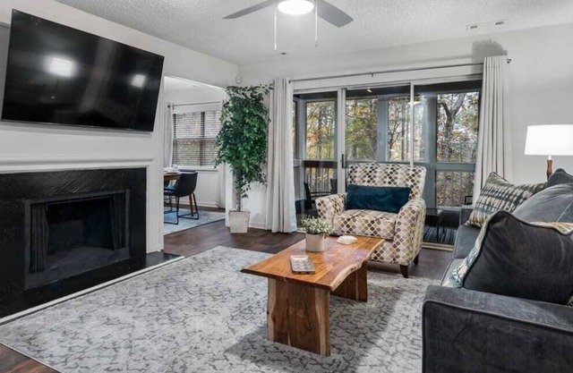 RENOVATED TOWNHOME WITH BALCONY| NEAR GOLF COURSE
