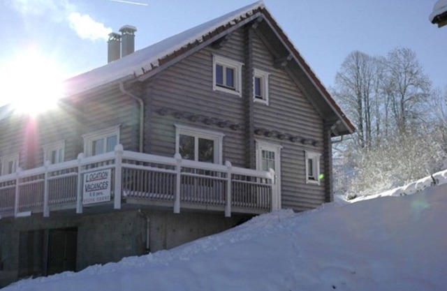 Magnifique chalet traditionnel en rondins à Foncine le Bas (6/8 pers.) Gauche