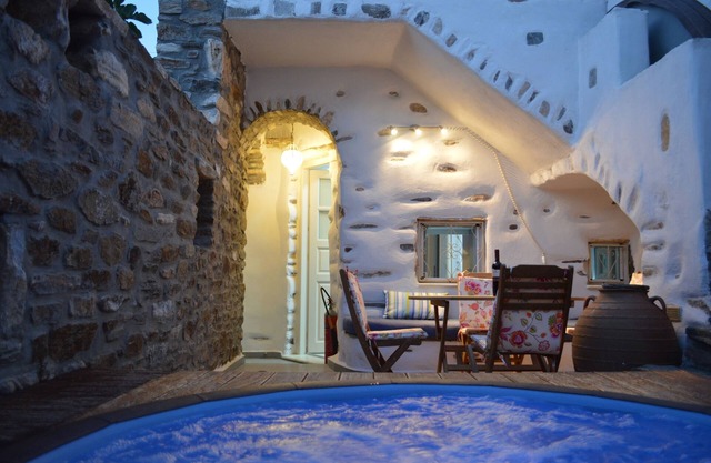 Belle maison traditionnelle avec terrasses et jacuzzi privés