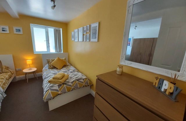 Appartement-Salle de bain privée séparée-Appartement-Vue ville-Apartment-0