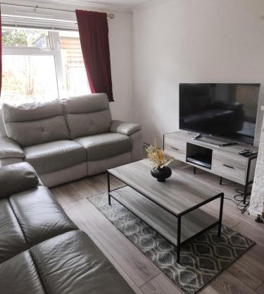 Beautiful two Bedroom house Entire house