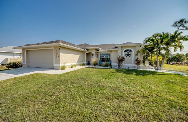 Belle villa de vacances avec piscine / lanei récemment rénové en Floride ensoleillée