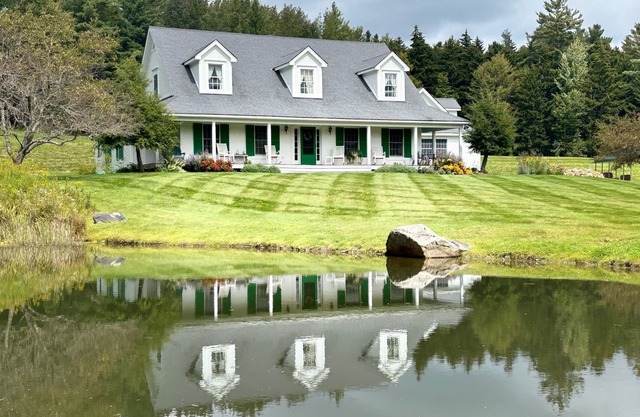 Beautiful Vermont Farmhouse with views