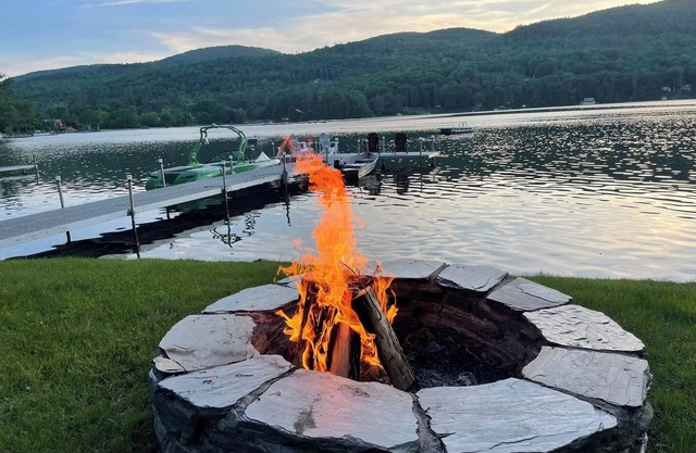 Belle maison du lac du Vermont sur le magnifique lac Morey près de Dartmouth et Hanovre!