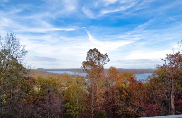 Beautiful View in Cozy Quiet Getaway.