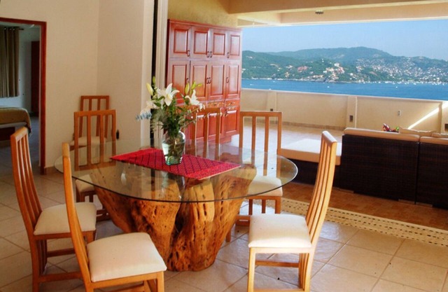 Belle vue sur le paradis! 3 BR, 3 BA