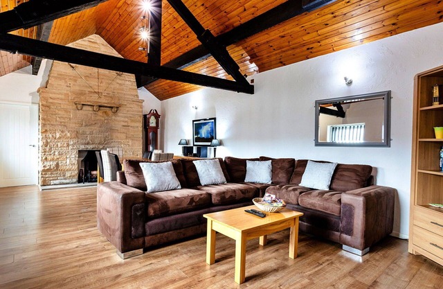 Beautiful villa for 8 guests with WIFI, TV, pets allowed and parking