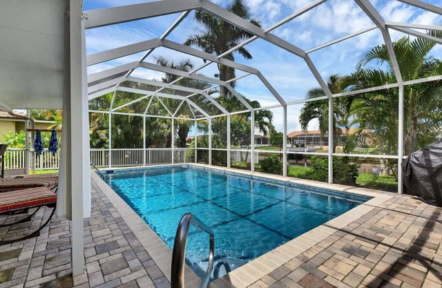 Beautiful Villa with first class amenities on Charlotte Harbor, Charlotte County Villa 5584