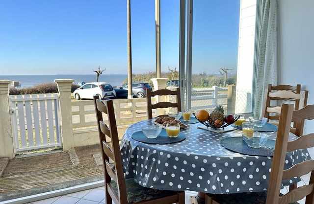 Magnifique maison de vacances pour 6 personnes avec WIFI, TV et animaux admis