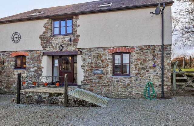 Beautiful villa for 10 guests with WIFI, terrace, pets allowed and parking