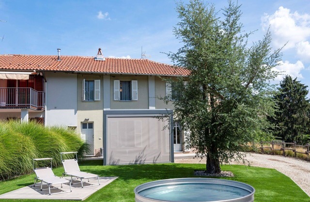 Magnifique maison de vacances pour 4 personnes avec piscine privée, WIFI, TV et terrasse