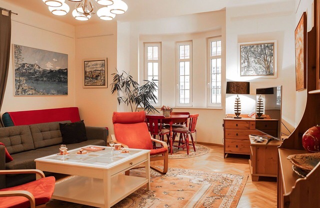 Magnifique maison de vacances pour 8 personnes avec WIFI, bain à remous, TV et animaux admis