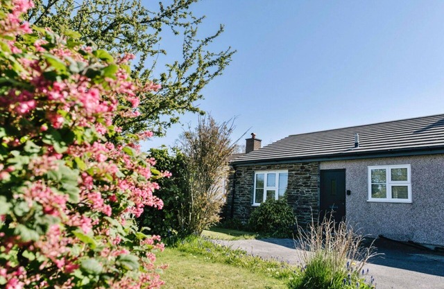 Beautiful villa for 4 guests with WIFI and parking