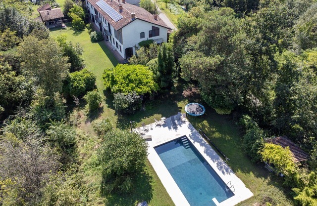 Maison de vacances avec piscine privée, TV, patio, animaux admis, vue panoramique, parking