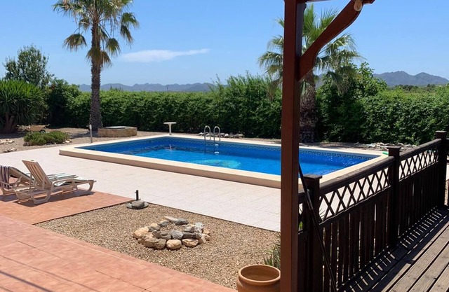 Belle villa avec jardin privé et piscine privée