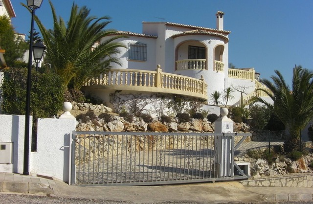 Belle villa avec piscine privée et vue panoramique à 10 minutes de la mer