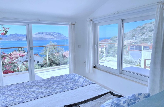 Belle villa avec vue mer panoramique de toutes les pièces