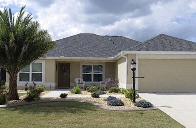 Beautiful Villages Home in the Brownwood Area with golf cart.
