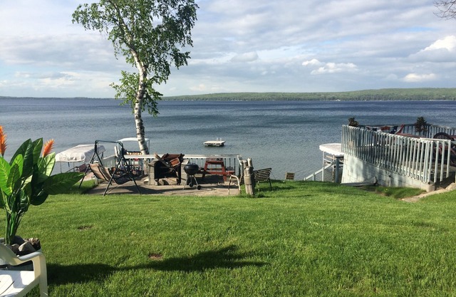 Magnifique Cottage Hubbard Lake # 3