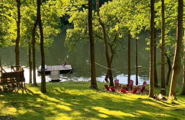 Beautiful Waterfront, w/ Dock, Firepit, Hot tub