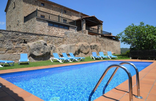 Beau château historique bien entretenu avec piscine privée