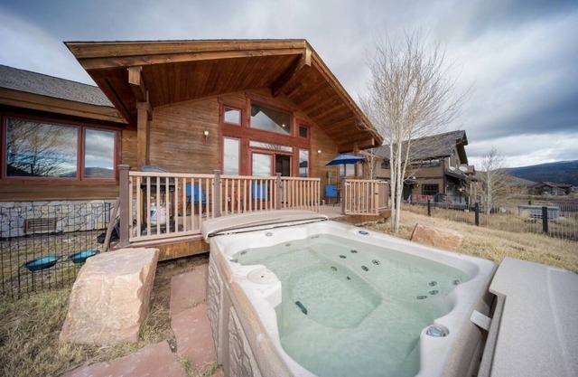 Beautiful Winter Park Ski Area Home with Hot Tub & Views!