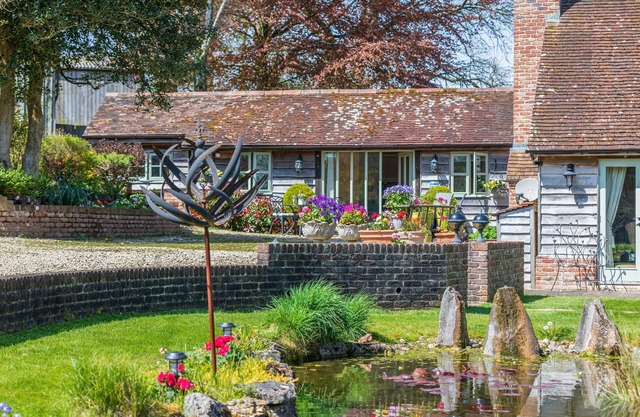 Magnifiquement Cottage nouvellement équipé avec vue dégagée sur le parc
