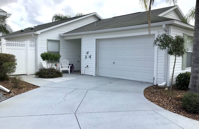 BEAUTIFULLY Decorated Dog Friendly Villa w/ GAS GOLF CART!