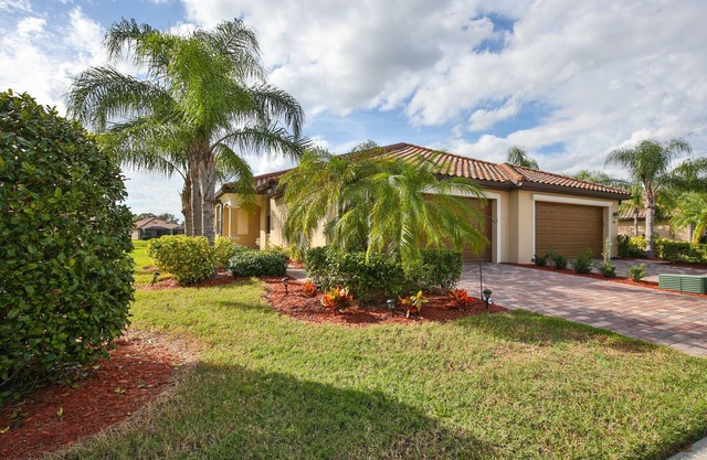 Beautifully designed villa home! Located in River Strand, Heritage Harbour